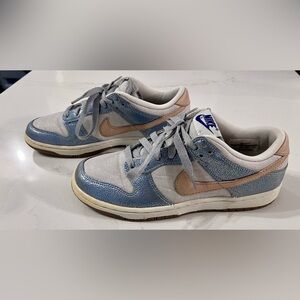 Woman’s Nike Dunk Low Size 6 Vintage RARE!